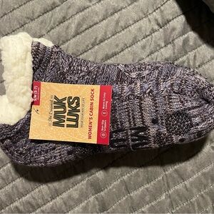 NWT Muk Luks Gray Cabin Socks